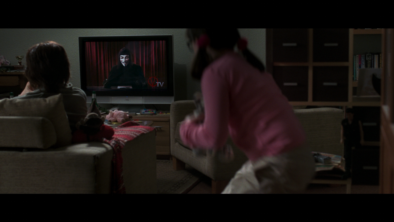 V.for.Vendetta.2005.2160p.UHD.BDRemux.TrueHD.Atmos.7.1.HYBRID.DoVi-DVT.mkv_001913.480