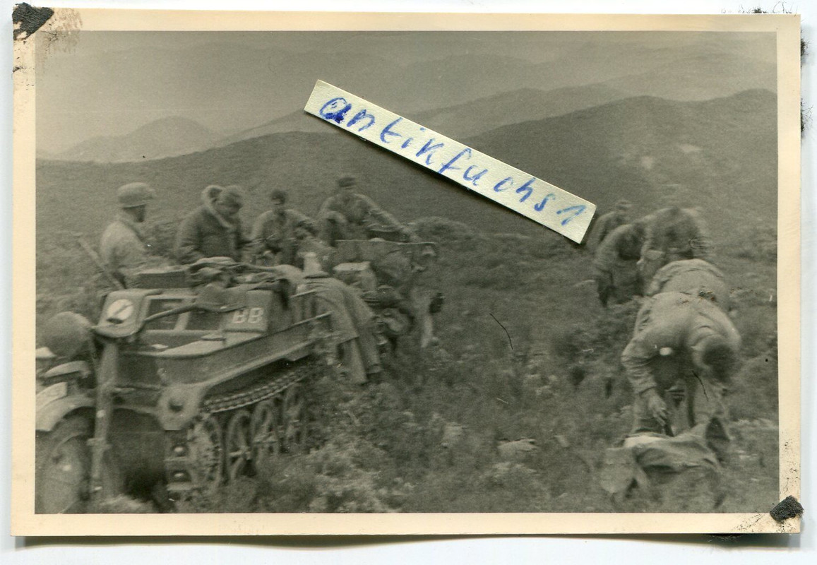 Deut.Fallschirmjäger mit NSU-Kettenkrad auf Kreta 2