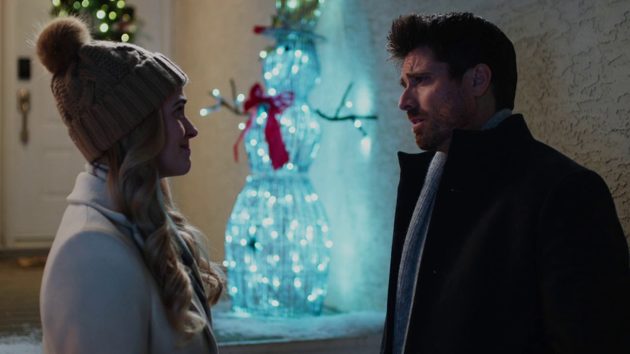 Engaged-by-Christmas-2024-WEBRip-English-720p-AVC-AAC-2-0-mp4-0004