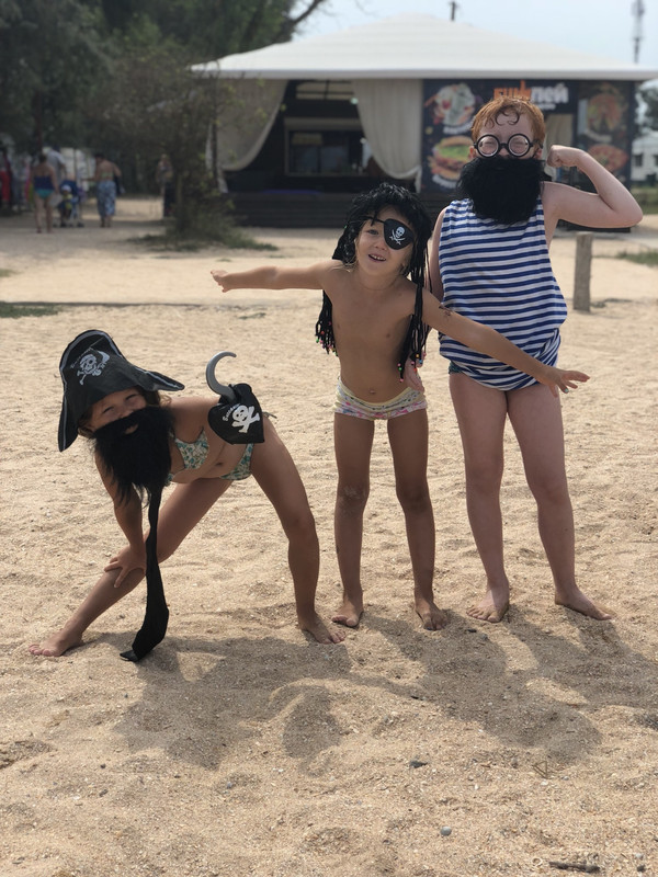 4323CD74-3F43-44FF-8175-1D6E9CEEAD66