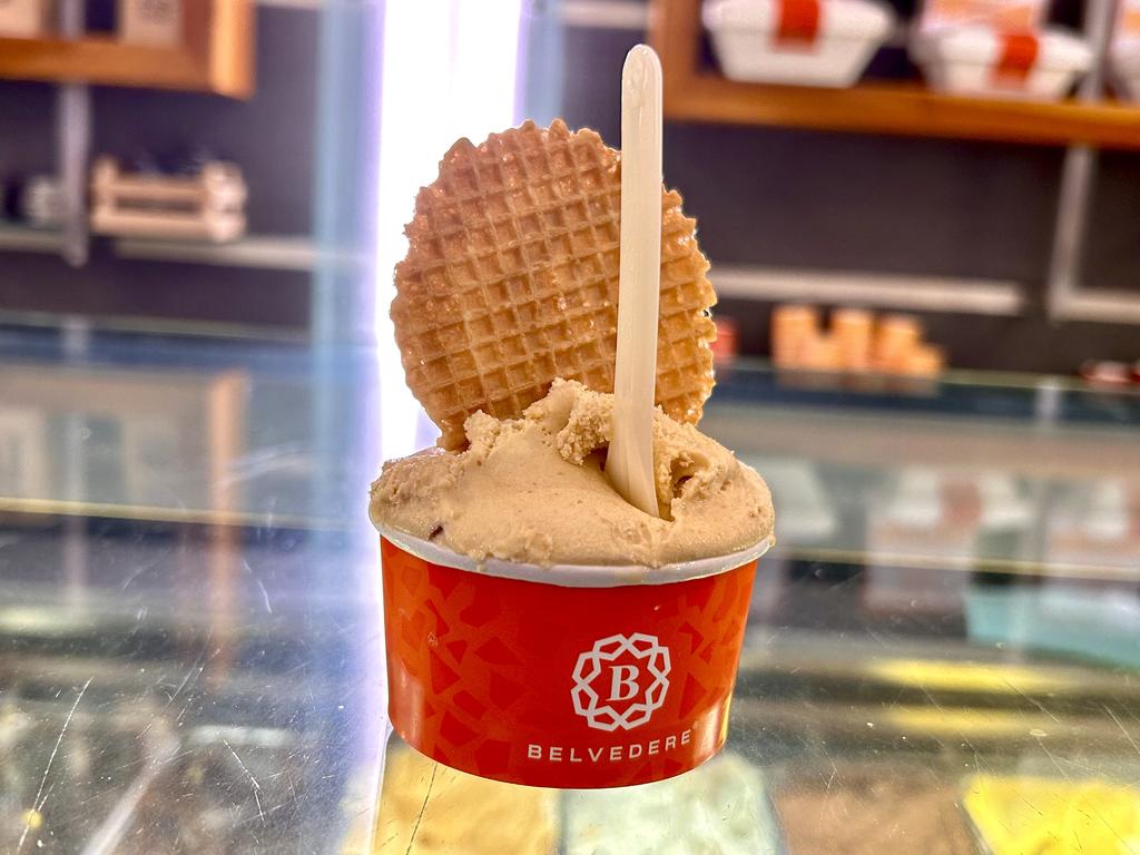 Жаркий сентябрь на побережье Тирренского моря.