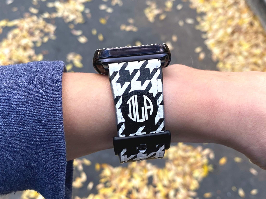 Custom Monogram Classic Houndstooth Vegan Leather Apple Watch Band 42mm 44mm | The Urban Flair