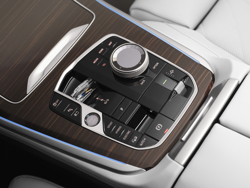 P90492275_highRes_the-new-bmw-x5-xdriv