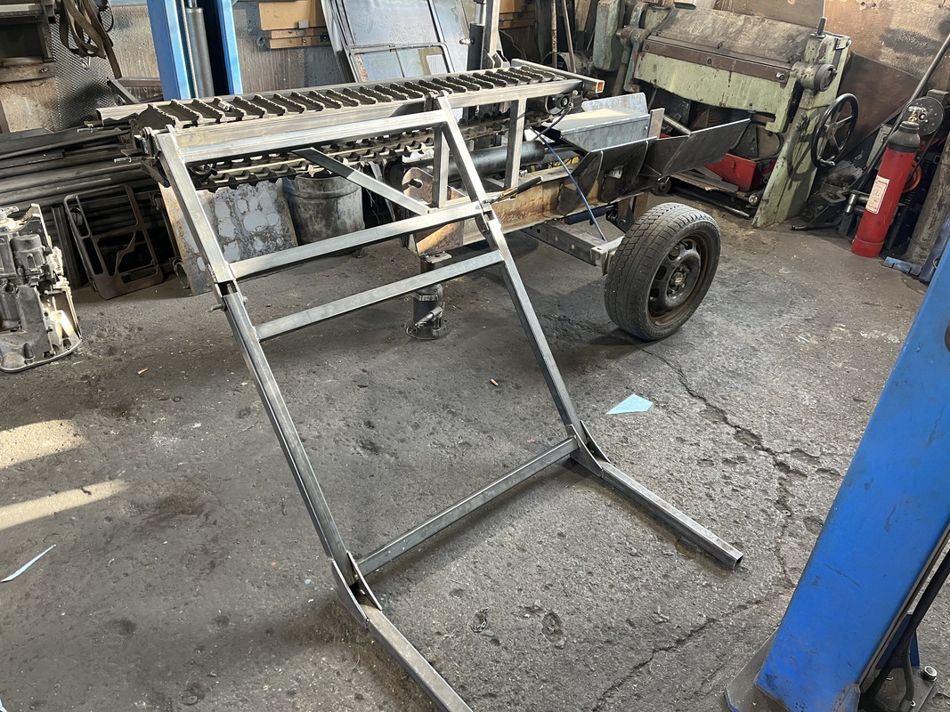 FBF4C6B9-98B2-4B8F-837E-40BEB1B10184