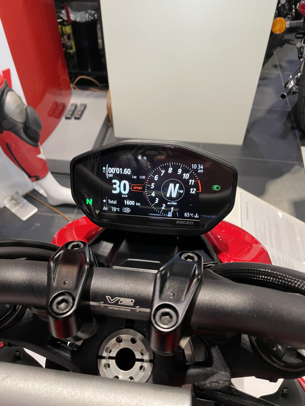 A8620879-704B-46C4-A1C9-DF6DDB8166C7