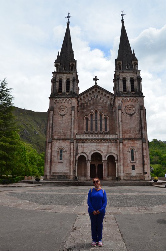 BASÍLICA DE COVADONGA-16-5-2013-ASTURIAS - Paseando por España-1991/2024 (37)