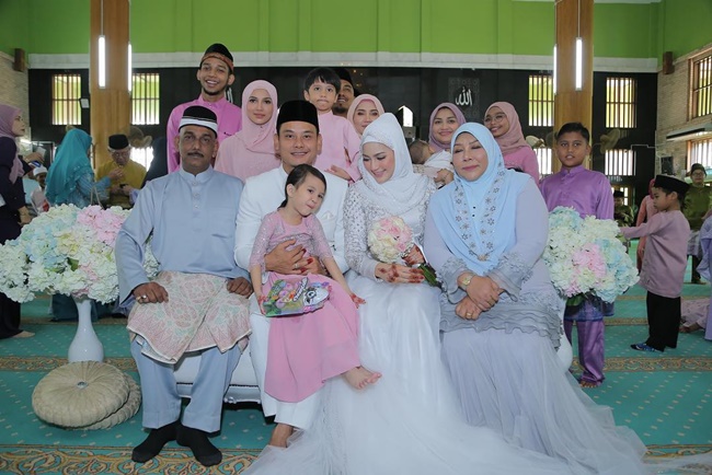 gambar nikah fasha sandha