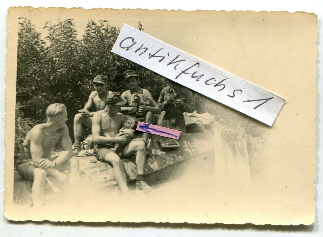 Schützen-Panzer_SPW der 26.Panzer-Division in italien 1944_eine Puppe auf