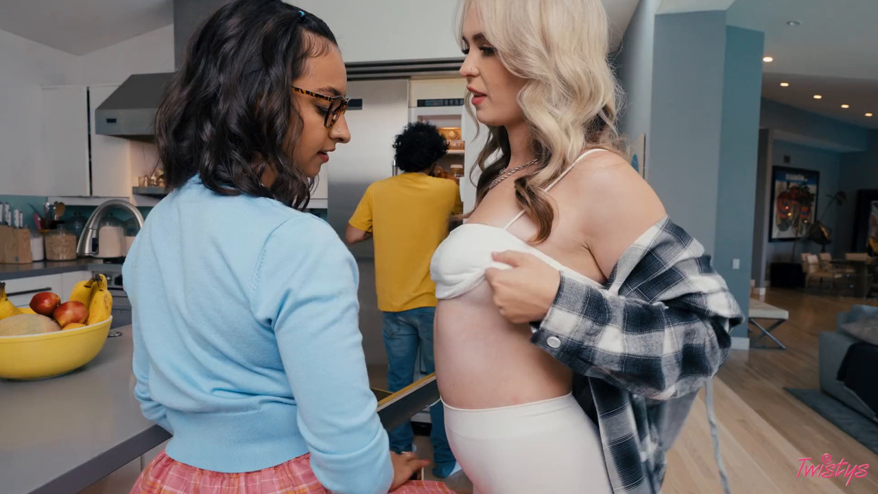 Lilly Bell Hailey Rose - Ms. Steal Your Girl - TWISTYS.mp4.0000