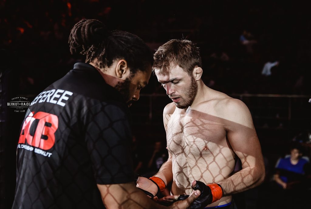 Магомед Магомедов срещу Матеус Матос в Bellator 254