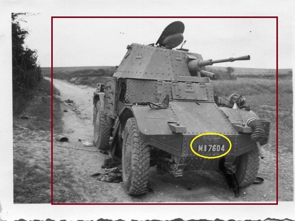 FOTO WW II Frankreich Panzerspähwagen Kennung