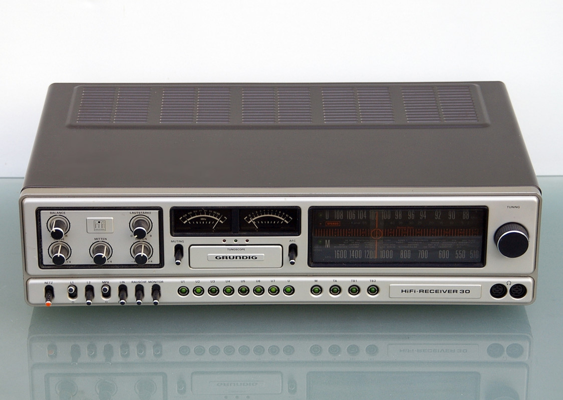 [Bild: Grundig-Receiver-30-1.jpg]