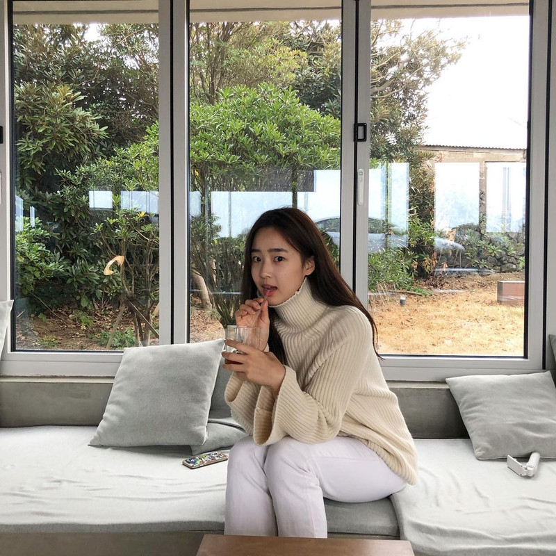 Debut dalam K-Drama Penthouse, ini 7 potret menawan Choi Ye Bin