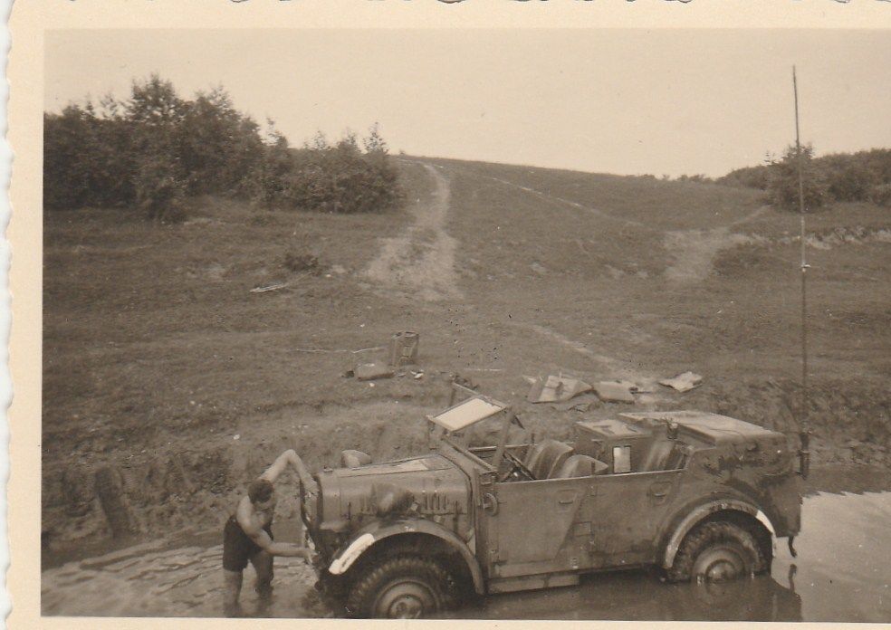 Auto, Kübelwagen, Waschen im Fluss, Wehrmacht, 2