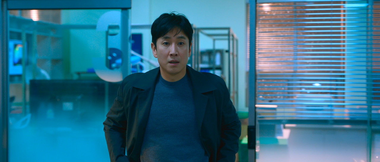 Dr.Brain.S01E01.Capitolo.1.1080p.ATVP.WEB-DL.DDP5.1.Atmos.H.264-MeM.GP.mkv_snapshot_00.45.31_[2021.1