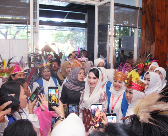 Perempuan Berperan Besar Gerakkan Roda Perekonomian