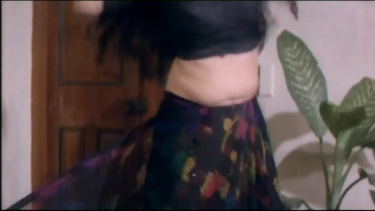 Geetha Molesting scene from aajkagoonda.mp4_snapshot_00.10.127