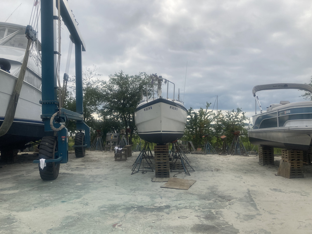 7581B529-10A1-42FF-9176-7EAE74F1F0B3