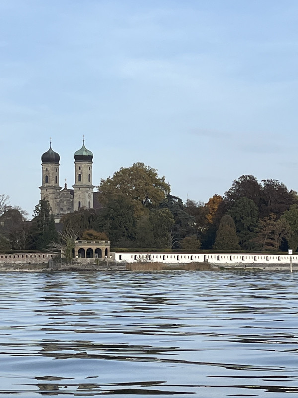 E28EF87D-C5C6-4026-B34A-405CF698A241