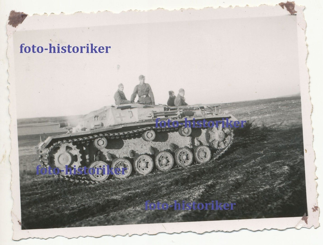 Besatzung auf Panzer STUG III Sturmgeschütz Stum