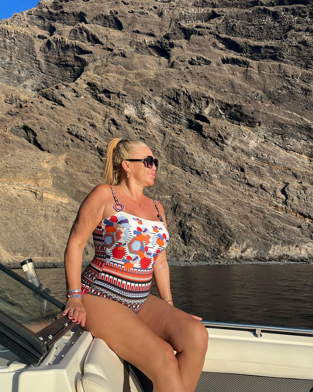 belenestebanbañador (1)