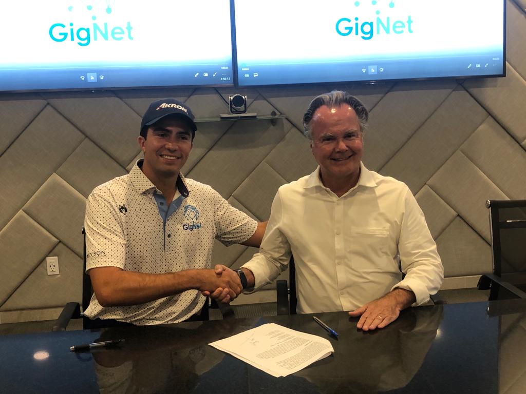 El golfista Álvaro Ortiz se alista para el PGA TOUR