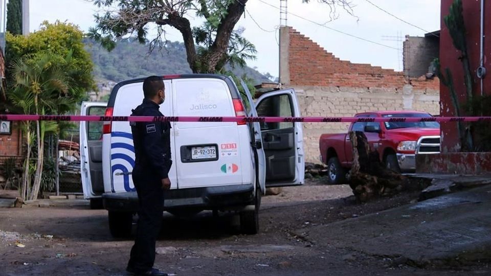 Hallan cuerpo de mujer brutalmente apuñalada en Jalisco; su novio, el principal sospechoso