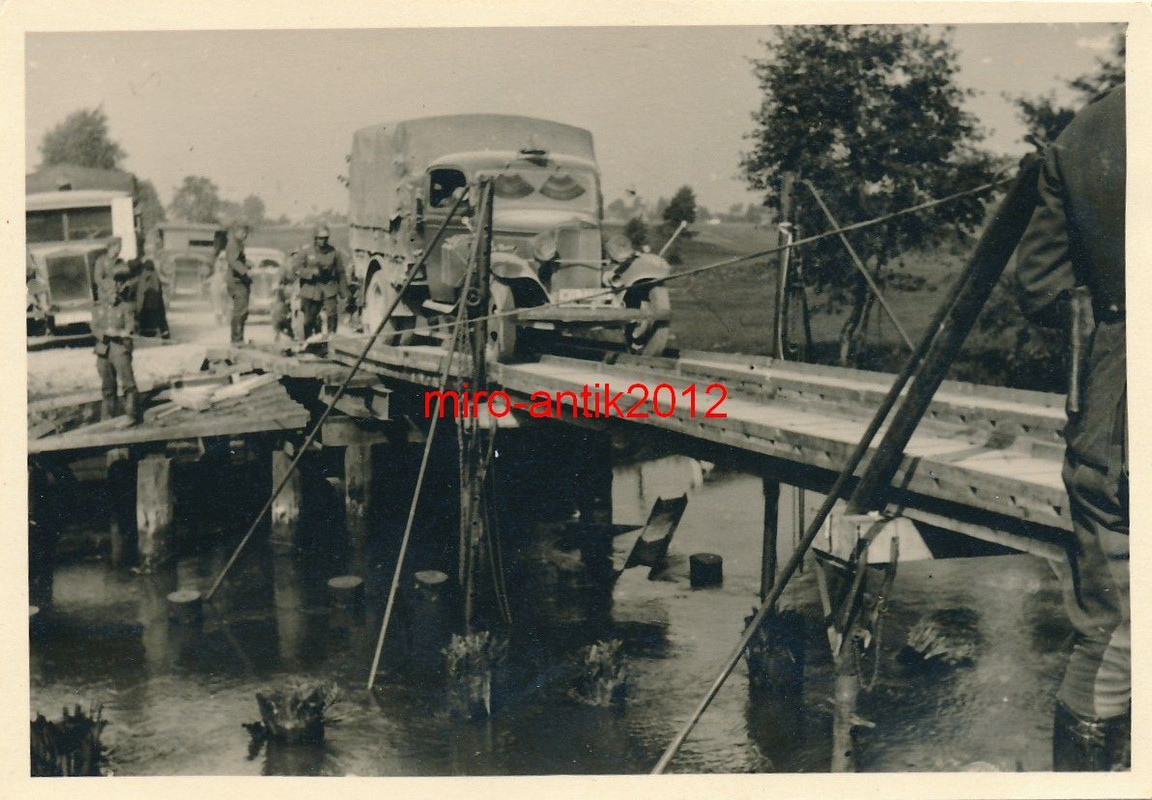 Foto, Wehrmacht, LKW, Brückenüberquerung