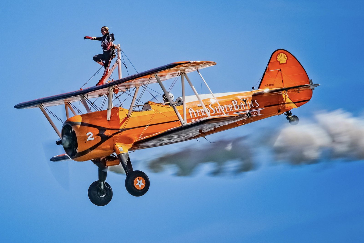 people-aerobatics-dis.jpg