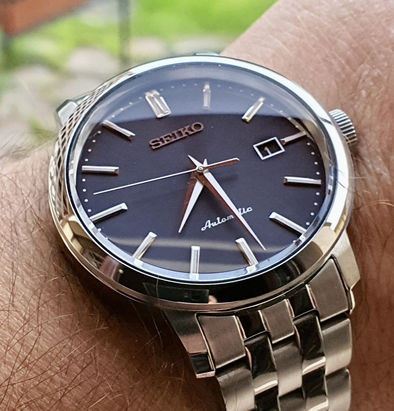 AF9AA504-754F-4400-BF33-82E2A9824A57