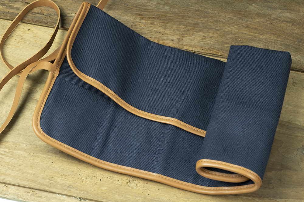 Présentation Atelier Romane - Page 5 Blue-canvas-watchroll-for-6-watches