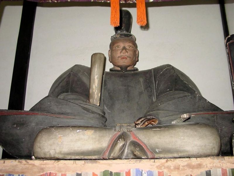 1358-ashikaga-takauji-statue