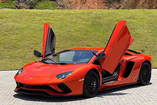 inovacoes que o Lamborghini Aventador