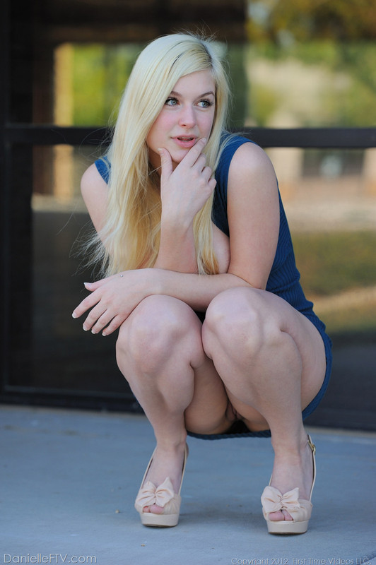 Danielle (23)