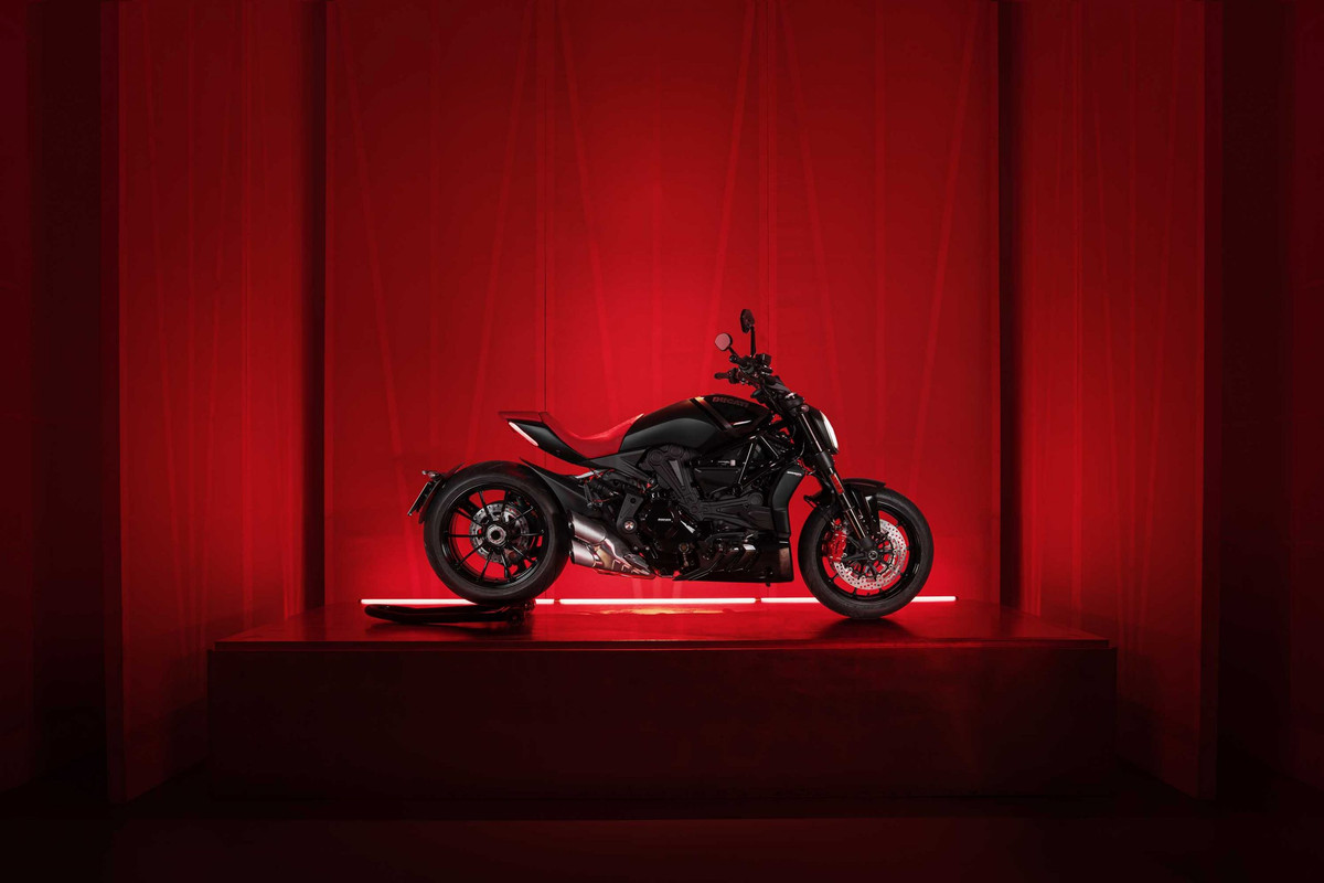 Лимитированный мотоцикл Ducati XDiavel Nero 2022