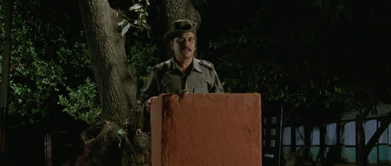Paan Singh Tomar 2012 WebRip [Hindi] 480p 720p ESub Screenshot