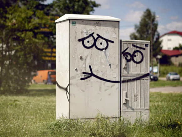 Opportunistic-Funny-Vandalism-01-580x435