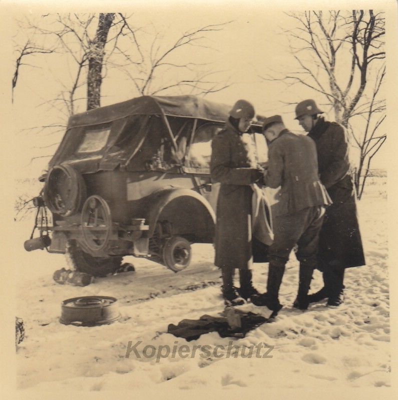Reifenpanne mit Kübelwagen bei Pleskau Ostfront 