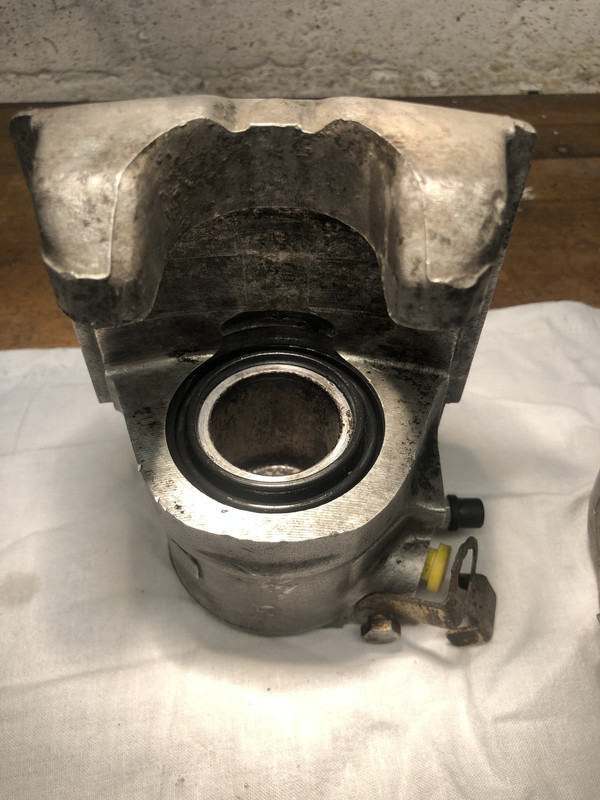 Bremszangen vorne x19 Original (2)