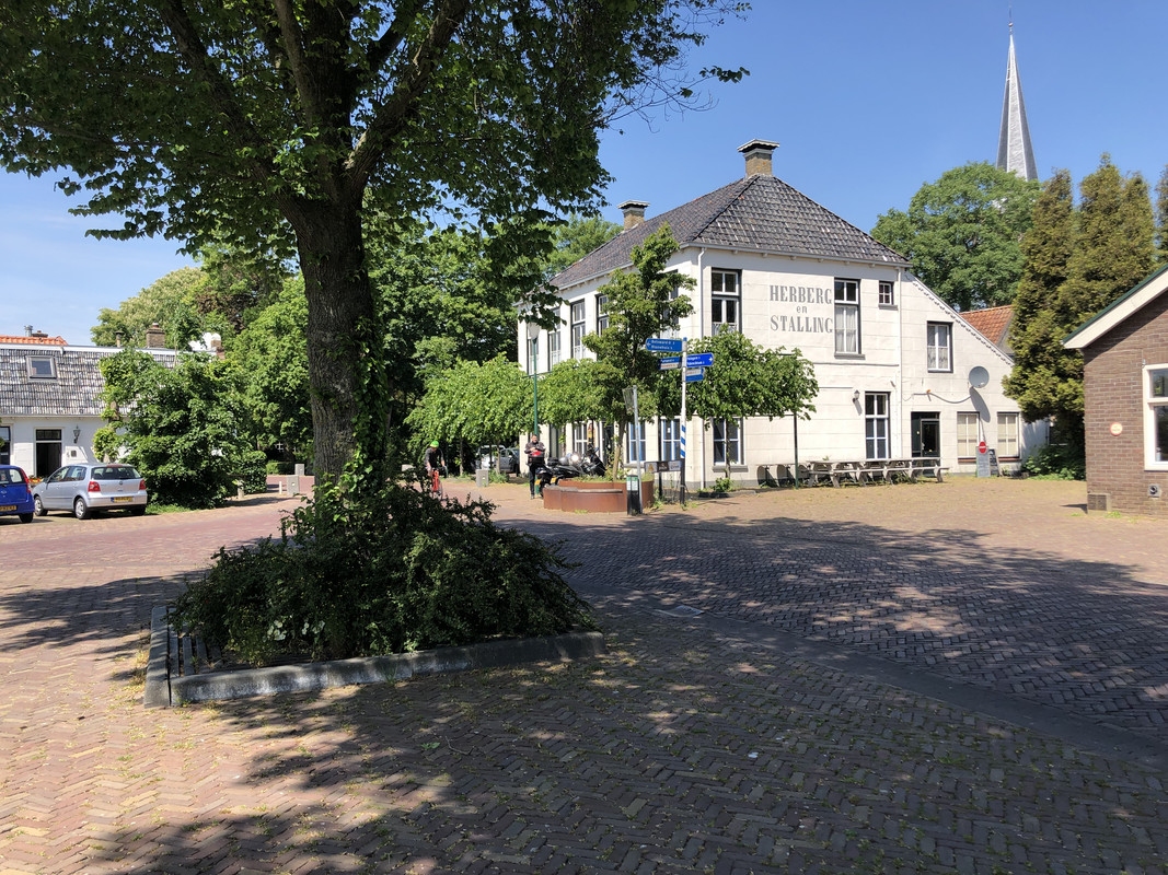 32827822-29BA-44CD-9B6C-3F49BA1D2392