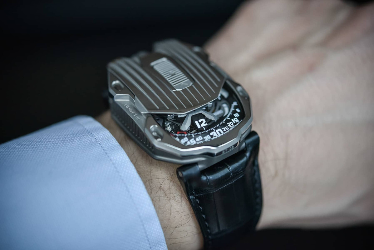Urwerk-UR-105-CT-Streamliner-1