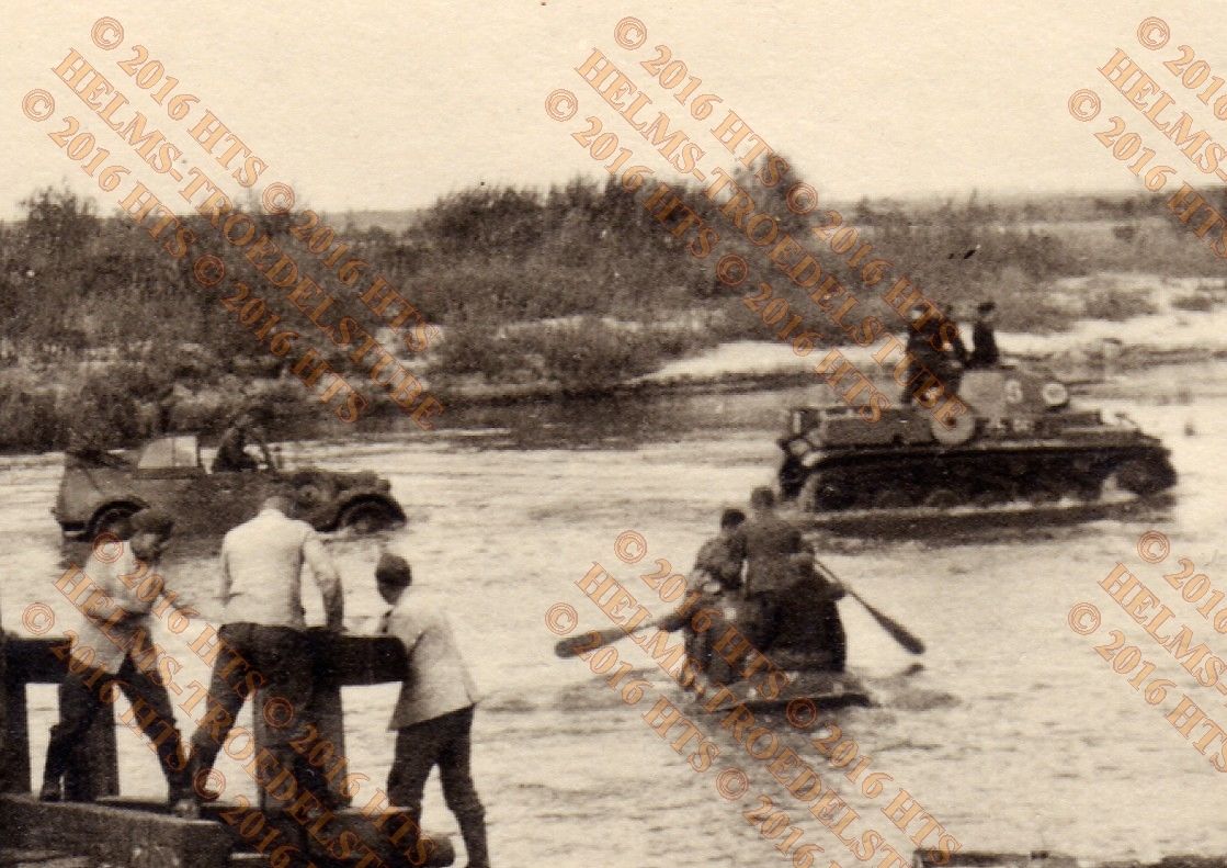 Original Foto,Panzer mit Kennung,Tank,Flußüberqu