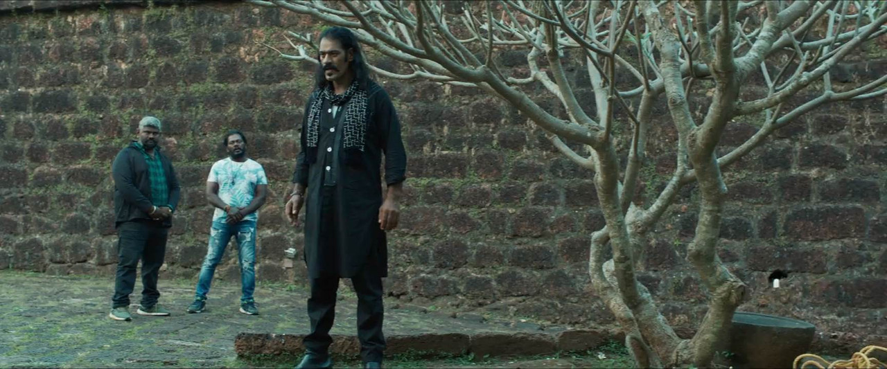 Mazhai Pidikatha Manithan 2024 WebRip [Hindi + Tamil] 480p, 720p ESub Screenshot