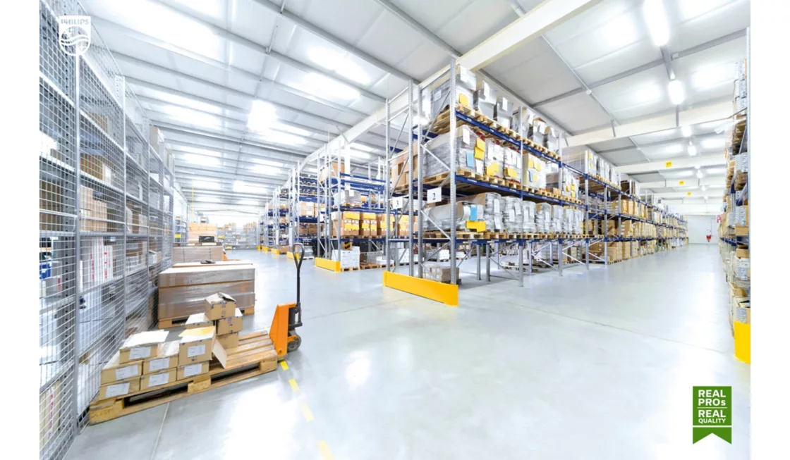 PH Core Pro LEDtube Universal Industry stockroom image1 MAP