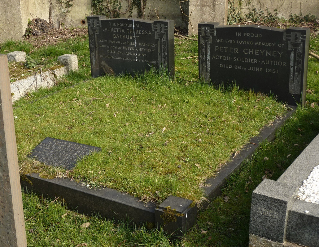 2560px-Peter-Cheyney-grave-Putney-Vale-2015