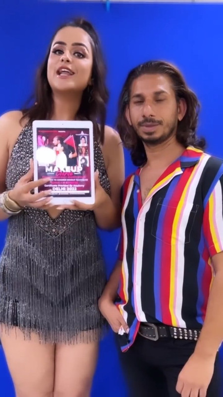 Prachi sexy wide boob show.mp4_snapshot_00.45.651