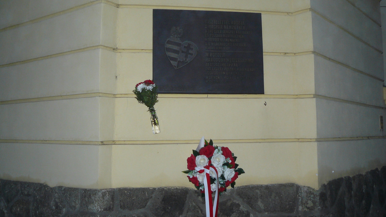 [Obrazek: 0528e8e998843a3d.jpg]