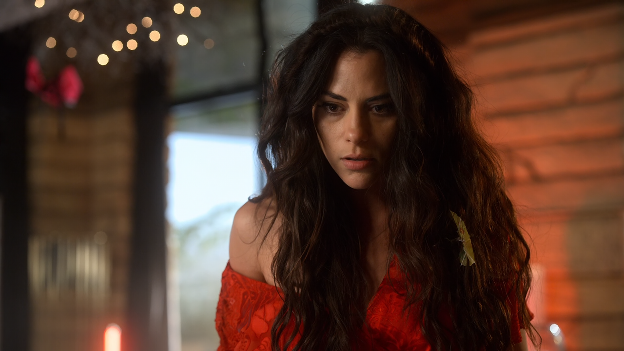 Lucifer.S04E06.Orgy.Pants.to.Work.1080p.10bit.BluRay.AAC5.1.HEVC-Vyndros.mkv_snapshot_23.44_[2020.06