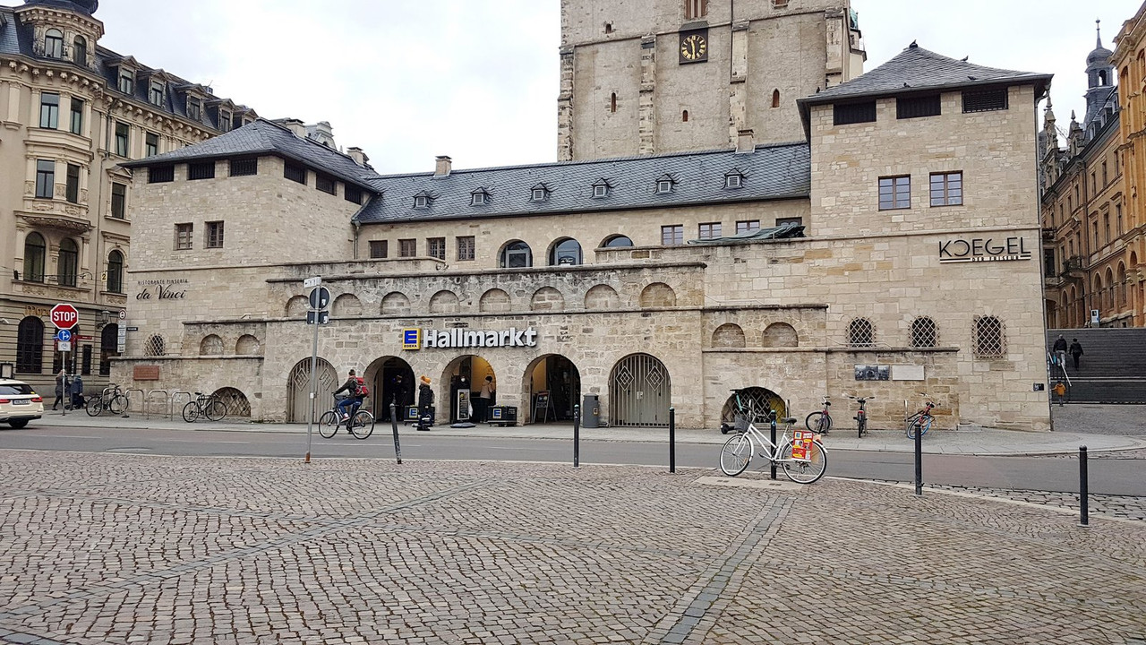 Hallmarkt-Umspannwerk