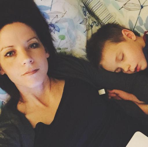 Every Time I Opened My Phone, I Felt Like A Worse Parent. But Then I Realized That “Perfect Parenting” Is Just Another Trap